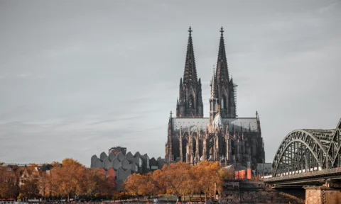 Skyline von Köln mit Dom und Hohenzollernbrücke